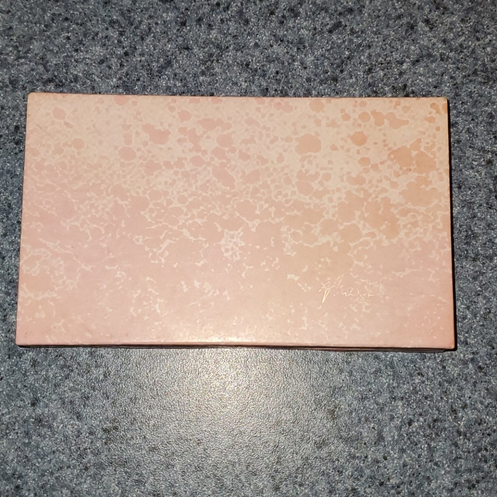 Maskcara beauty makeup compact